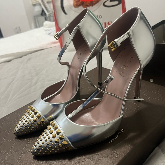 Gucci Heels! - Picture 1 of 6